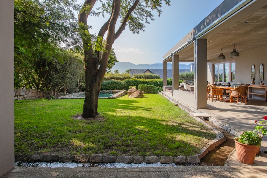 4 Bedroom Property for Sale in Lemoenkloof Western Cape